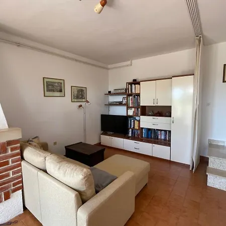بيت للعطل Haus Mara By Interhome *
