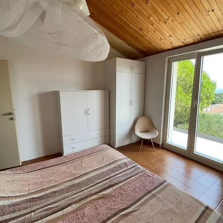Casa de Férias Haus Mara By Interhome Premantura